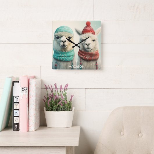 Individuelle Name Winter Llamas Quadratische Wanduhr (Lesesaal)