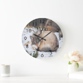 Individuelle Wölfe, die auf Schnee schlafen Große Wanduhr (Zuhause)