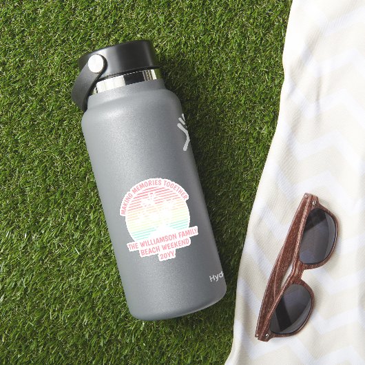 Individueller Familienurlaub Retro Tropical Beach Aufkleber (HydroFlask Insitu)
