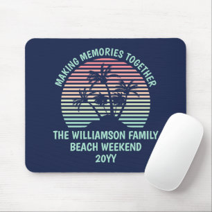 Individueller Familienurlaub Retro Tropical Beach  Mousepad