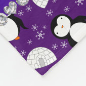 Individueller Name lila Penguins-Igluschneeflocken Fleecedecke (Ecke)