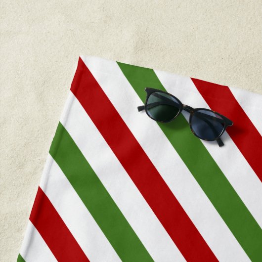 Individueller Name + Rotes, weißes u. grünes Strandtuch (Beispiel)