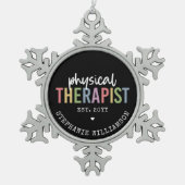 Individueller Physiotherapeut PT Abschluss Schneeflocken Zinn-Ornament (Vorderseite)