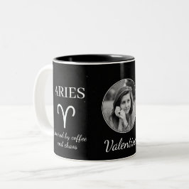 Individueller Widder-Zodiac-Becher mit Namen und E Zweifarbige Tasse