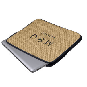 Individuelles Monogramm-Datum auf natürlichem Jute Laptopschutzhülle