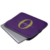 Individuelles Monogramm-Skript Name Lila Weiß Gold Laptopschutzhülle (Vorne Knopf)