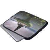 Indonesien, Bali, Ulun Danu-Tempel. Laptopschutzhülle (Vorne Knopf)