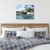 Indonesien. Felsformationen entlang der Küste Leinwanddruck (Insitu (Schlafzimmer))