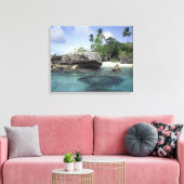 Indonesien. Felsformationen entlang der Küste Leinwanddruck (Insitu (Wohnzimmer))