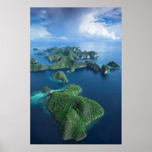 Indonesien, West-Papua. Luftaufnahme von Raja Ampa Poster
