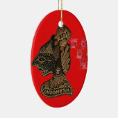 Indonesisch Shadow Puppet Hospho Design auf roter  Keramik Ornament (Rechts)