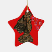 Indonesisch Shadow Puppet Hospho Design auf roter Keramik Ornament (Rechts)