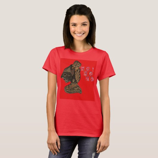 Indonesisch Shadow Puppet Hospho Design auf roter  T-Shirt (Vorne ganz)