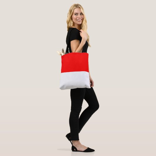 Indonesische Flagge Tasche (Am Model)