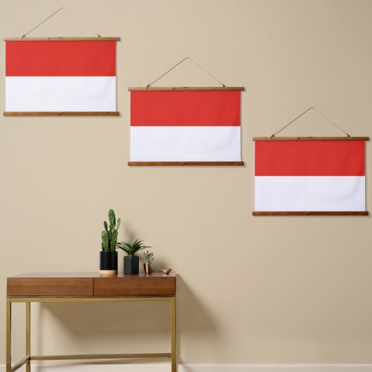 Indonesische Flagge Wandteppich Mit Holzrahmen (Asymmetrisch)