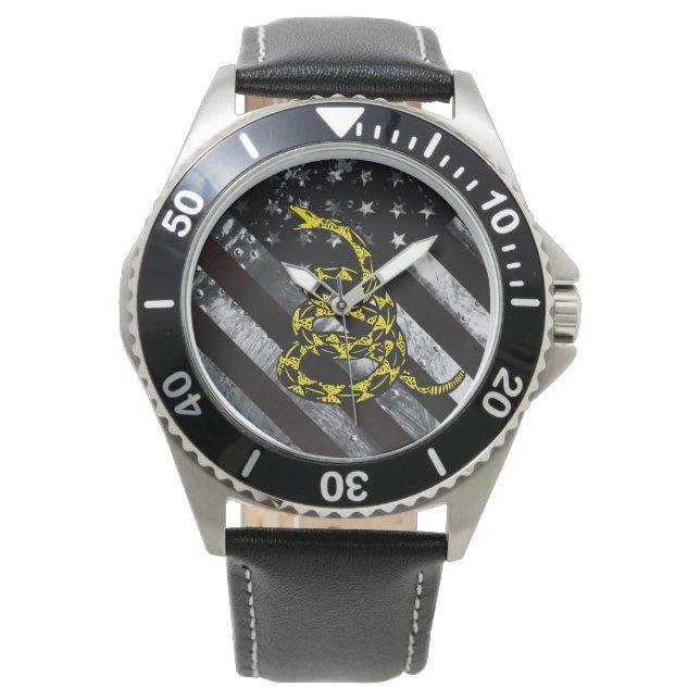 Industrial American Flag and Snake Clock Armbanduhr (Vorderseite)