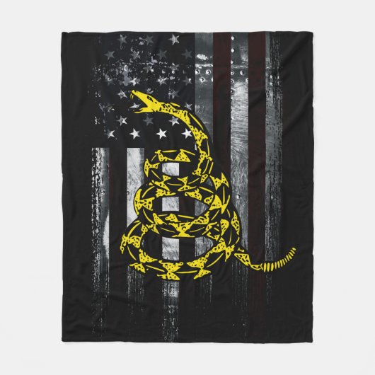 Industrial American Flag and Snake Clock Fleecedecke (Vorderseite)