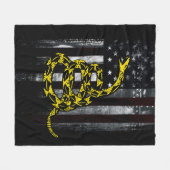 Industrial American Flag and Snake Clock Fleecedecke (Vorderseite (Horizontal))