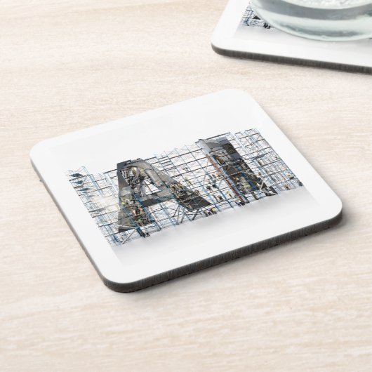 Industrial Letterform Architecture Art Getränkeuntersetzer (Linke Seite)