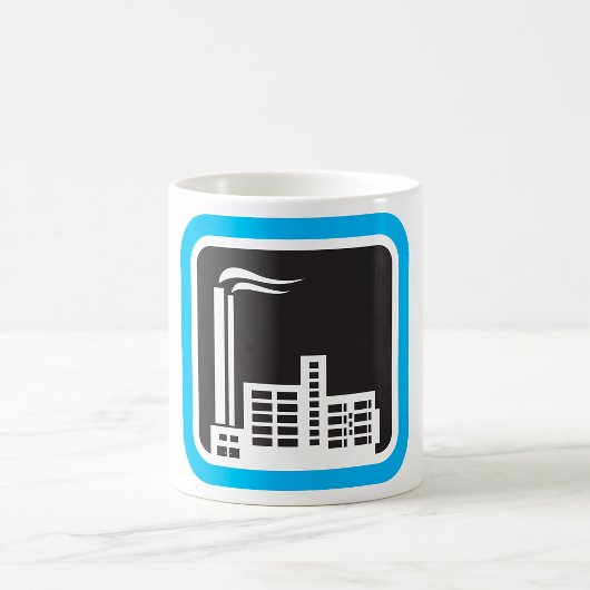 Industriefabriksymbol mit Schornsteinen Kaffeetasse