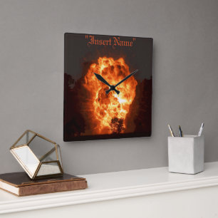 Inferno Quadratische Wanduhr