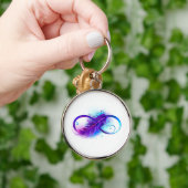 Infinity with Purple Feather Schlüsselanhänger (Hand)