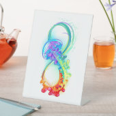 Infinity with Rainbow Jellyfish Sockelschild (In Situ)