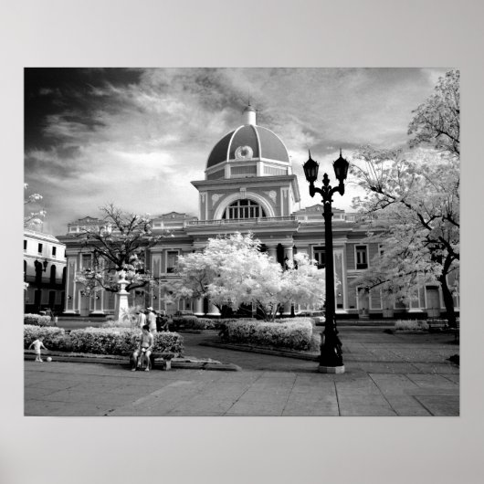 Infra Red vom Parlament in Cienfuegos Kuba Poster (Vorne)