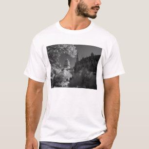 Infrarot der Kuppel des Capitol-Gebäudes in Havann T-Shirt