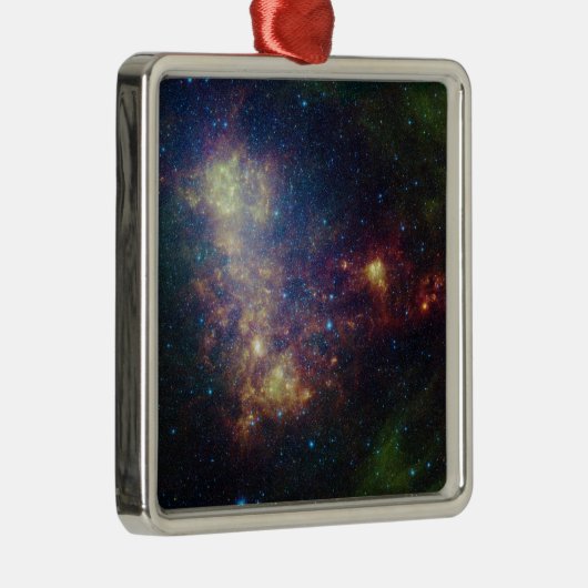 Infrarot-Porträt, das Sterne und Staub aufdeckt Ornament Aus Metall (Rechts)