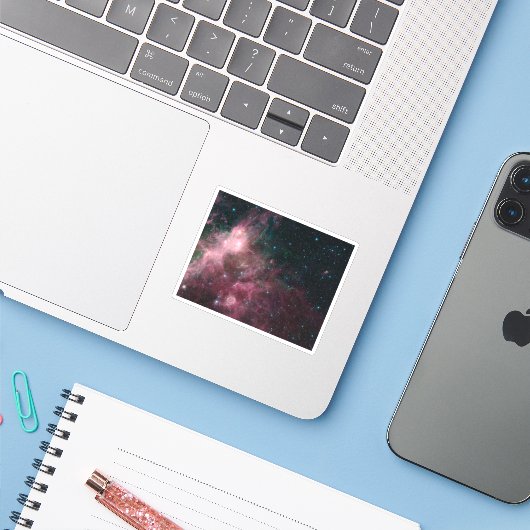 Infrarotansicht mit Geburt und Tod von Sternen Aufkleber (Laptop mit iPhone)