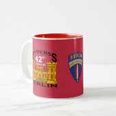 Ingenieur-Veteranen-Tasse Berlin-Brigaden-42. Zweifarbige Tasse (Vorderseite Links)