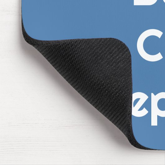 Ingenieure & Entwickler – Code. Bug. Cry. Repeat Mousepad (Ecke)