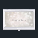 Inhaber der Business Card White Glamour Bokeh Ligh Visitenkarten Dose<br><div class="desc">White Glamour Bokeh Lights Business Card Inhaber. Passen Sie den Text an oder verließ ihn leer.</div>