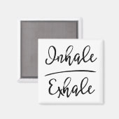 Inhalative Exhale Typografie Magnet (Vorderseite/Rückseite)
