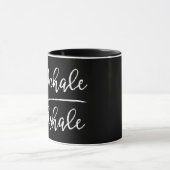 Inhalative Exhale Typografie Tasse (Zentrum)
