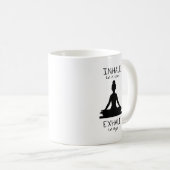 Inhale Exhale Yoga Kaffeetasse (VorderseiteRechts)