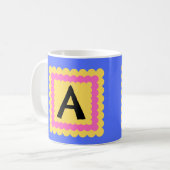Initial-Alphabet-Monogramm mit heller Scallope Kaffeetasse (Vorderseite Links)