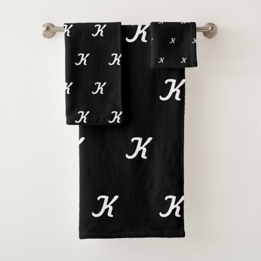 Initial Bath Towels (Black & White) Badhandtuch Set (Insitu)