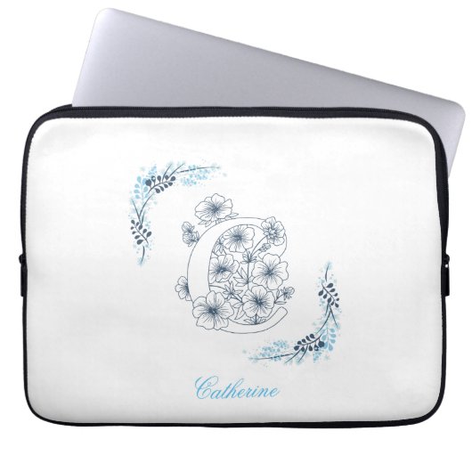 Initial "C" Blue Monogram Calm Floral Laptopschutzhülle (Vorderseite)