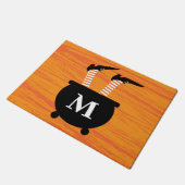 Initial hinzufügen | Hexe in einem Hexenkessel Fußmatte (Schrägansicht)