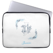 Initial "J" Blue Monogram Calm Floral Laptopschutzhülle (Vorderseite)