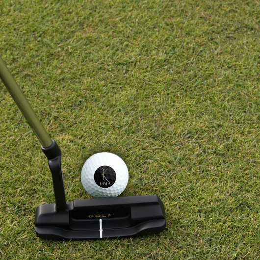 Initial-K-Monogramm rote blühende Großmutter schwa Golfball