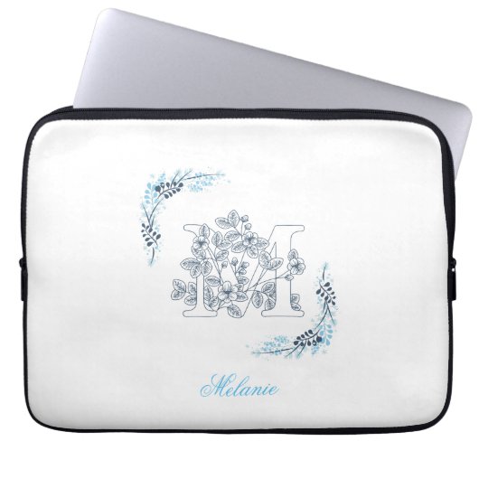 Initial "M" Blue Monogram Calm Floral Laptopschutzhülle (Vorderseite)