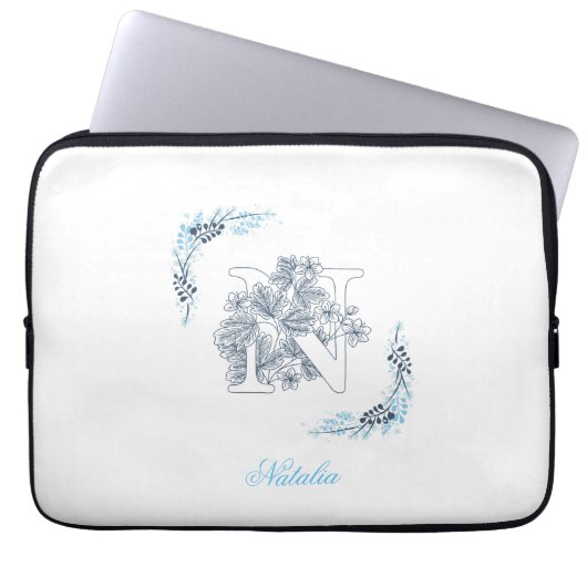 Initial "N" Blue Monogram Calm Floral Laptopschutzhülle (Vorderseite)