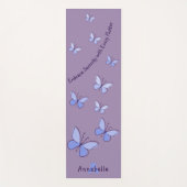 Initial & Name Blue Butterfly Flutter Lavendel Yogamatte (Vorderseite)