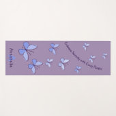 Initial & Name Blue Butterfly Flutter Lavendel Yogamatte (Vorderseite (Horizontal))