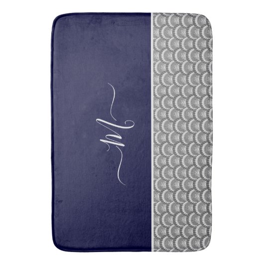 Initial Nautic Navy Blue Gray Seashell Monogram Badematte (Vorderseite Vertikal)