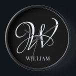 Initial Personalisiert Elegant Black Monogram Uhr<br><div class="desc">Einfache,  individuelle Erstmonogramm in moderner Typografie. Perfektes Geschenk mit persönlicher Touch</div>