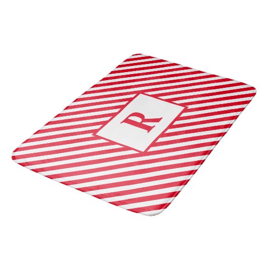 Initial Red/White Stripes Bath Mat Badematte (Schrägansicht)